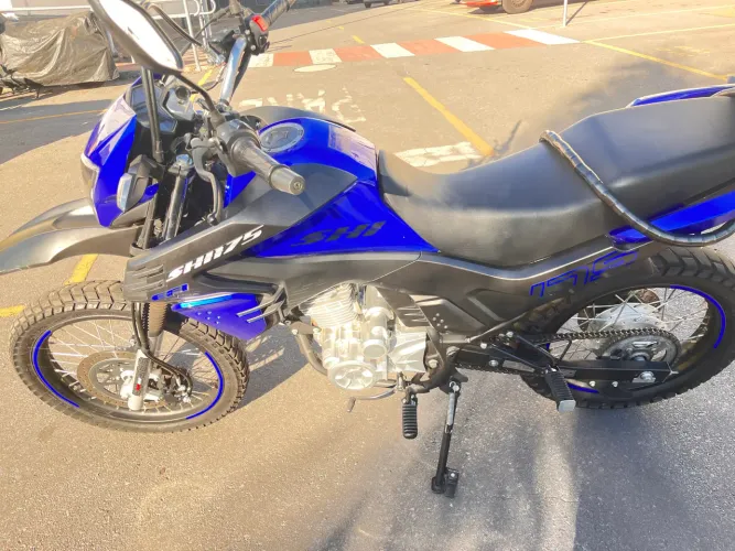 MOTO A VENDA / OU TROCA