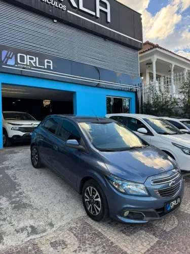 Chevrolet Onix Hatch LTZ 1.4 8V Flex Power Aut. 4P 2015