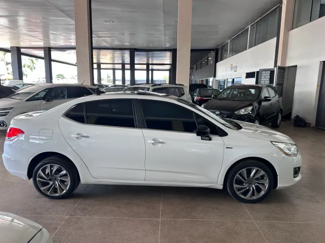 Citroen C4 Lounge Exclusive 1.6 Turbo Flex Aut. 2016