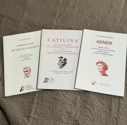 (LEIA A DESCRIÇÃO) Livros de Latim do Hans Ørberg (César, Salústio, Cícero e Virgílio)