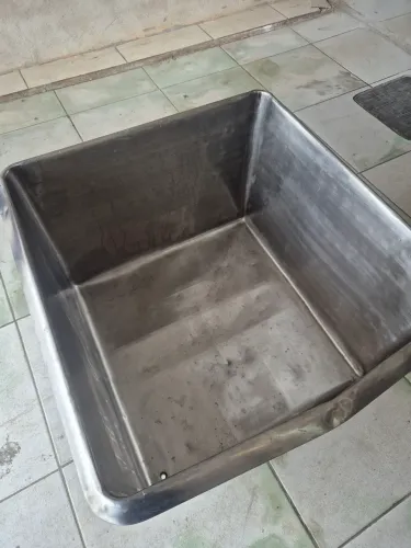 Tamque inox com rodas 200 litros 70x70x50