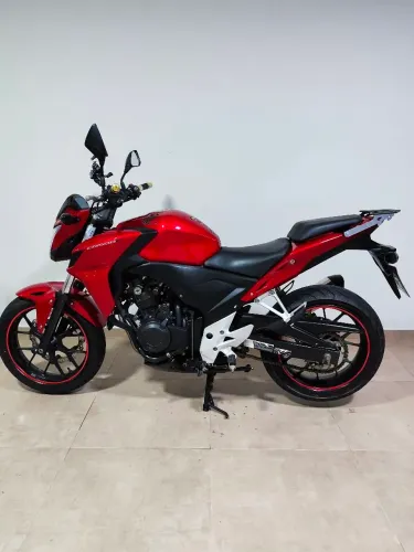 CB 500F 2014 aceita troca por moto de menor valor.