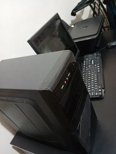Vendo mesa completa com computador