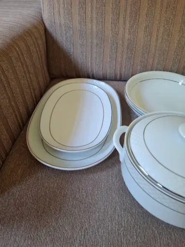 Jogo de jantar 93 peças porcelana Schimidt.