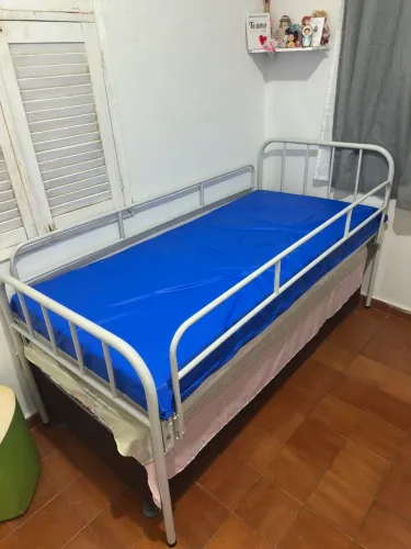 CAMA HOSPITALAR COM GRADES LATERAIS - NOVA