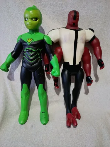 Bonecos Ben 10