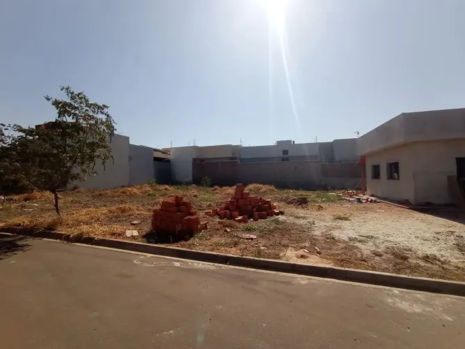 Terreno à venda no Loteamento Horizon em Catanduva!
