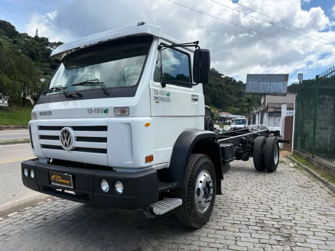 Volkswagen 13.180 Worker 2006 Chassi 6,60m