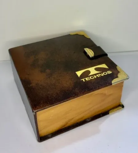 Estojo Vintage Technos Anos 70/80 - Edição Luxo Estilo Livro em Madeira