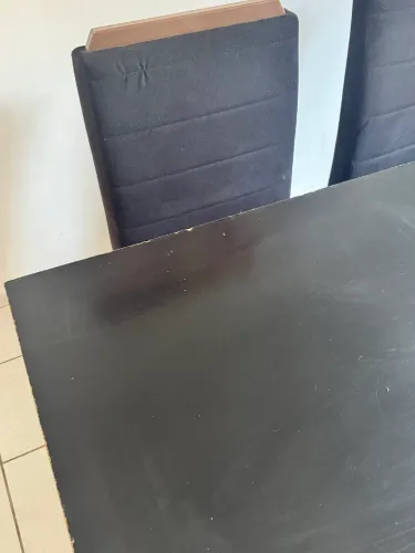 Mesa de jantar de 4 cadeiras