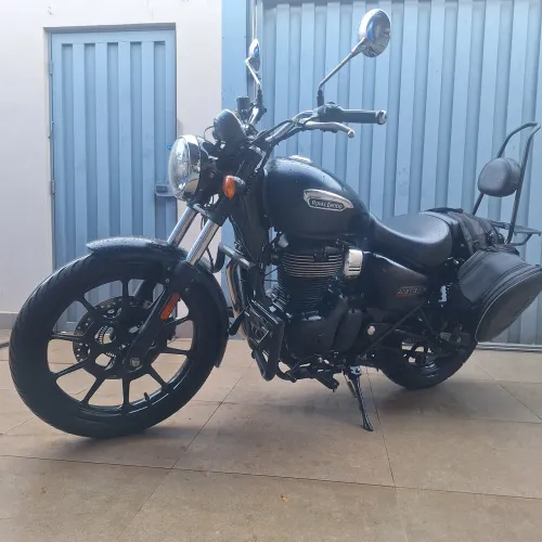 Meteor 350 ano 22/23 perfeito estado. Preto preta