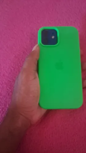 iPhone semi novo