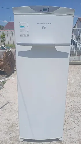 Vendo freezer vertical Brastemp Frost Free funcionando perfeitamente 