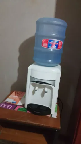 Bebedouro de garrafão elétrico 127v