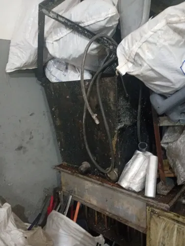 Vendo um tacho pra de fabricar velas com 180 litro valor 1.900