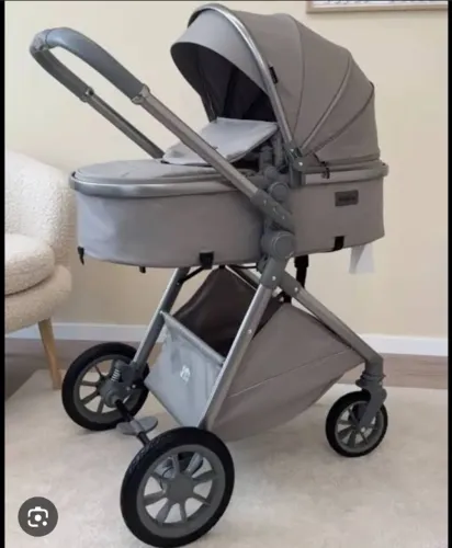 NOVO Carrinho de bebê importado modelo 3 em 1 acompanha bebê conforto e bolsa