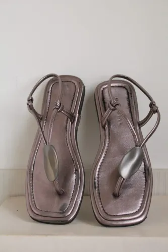 Sandália / chinelo em couro - Mundial Calçados