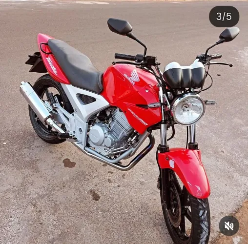 ? CBX Twister 250cc - Vermelha - 2005 ?