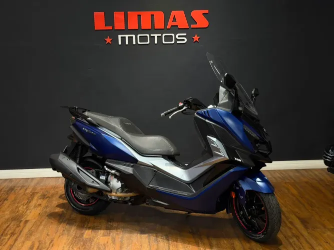 Cruisym 300 Azul 2024.