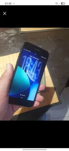 Iphone se 3 geração todo original.