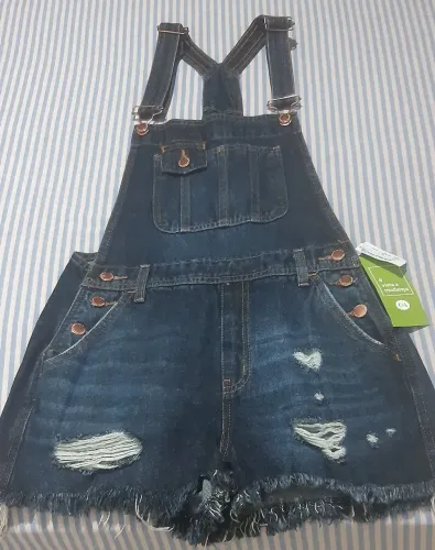Jardineira jeans nova, Tamanho P