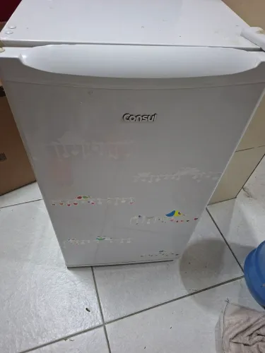 Vendo frigobar eletrolux 120 litros