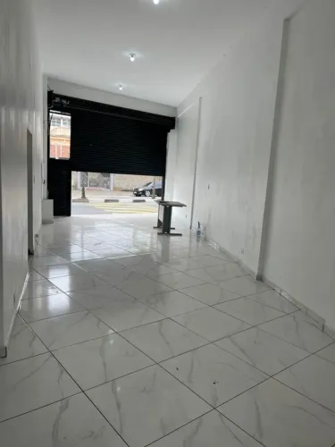 Salão Comercial para Locação em Poá, Calmon Viana, 1 banheiro