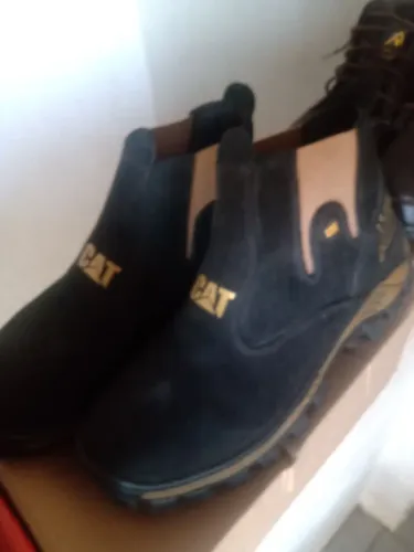 Bota segurança Tam 40 pegar Havan ou posto canaã