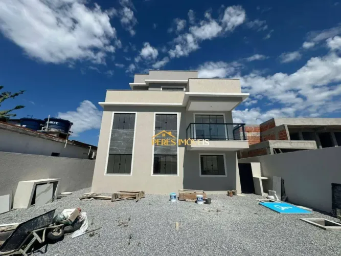 Cobertura com 3 dormitórios à venda, 65 m² por R$ 420.000,00 - Ouro Verde - Rio das Ostras