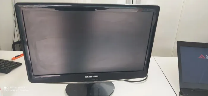 Monitor LG de 20 polegadas com vga bem conservado