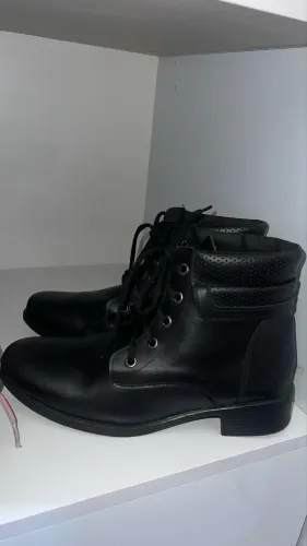 Bota preta NOVA