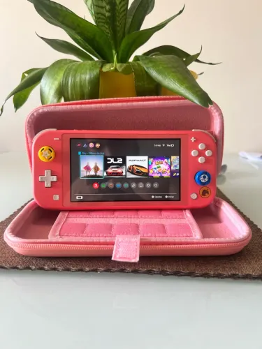 Nintendo Switch Lite Rosa + 27 Jogos + Cartão MicroSD + aceito cartão em até 18x