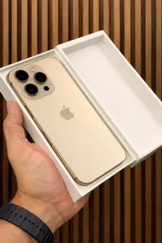 iPhone 16 Pro 256GB bateria 90% seminovo em excelente estado