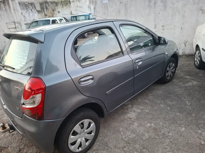 Toyota Etios X 1.3 Flex 16V 5P Mec. 2014