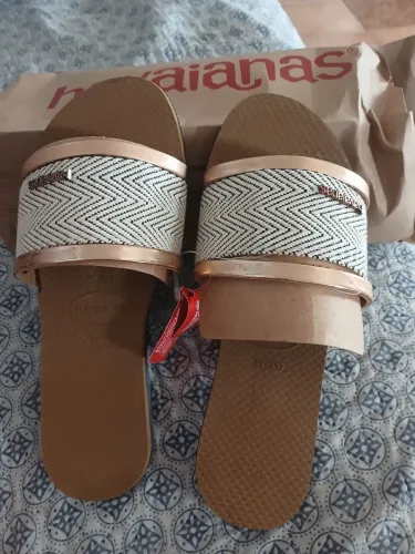 Sandália havaianas nova