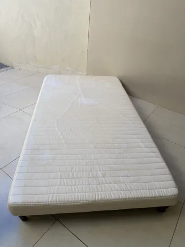 Vende-se uma cama auxiliar solteirão 