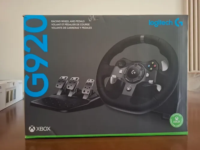 Volante Logitech G920 Driving Force e Pedais