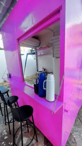 Barraca estilo treiler trailler toda rosa