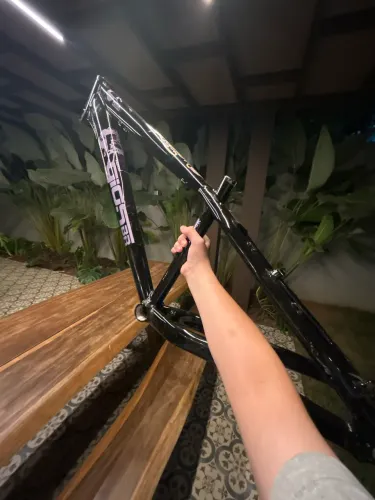 Gios 4trix 2026 preta e roxa + suspensão absolute e marcha sunrun