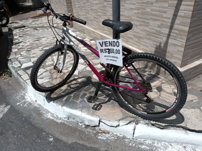 Bicicleta top pra ir ao trabalho *