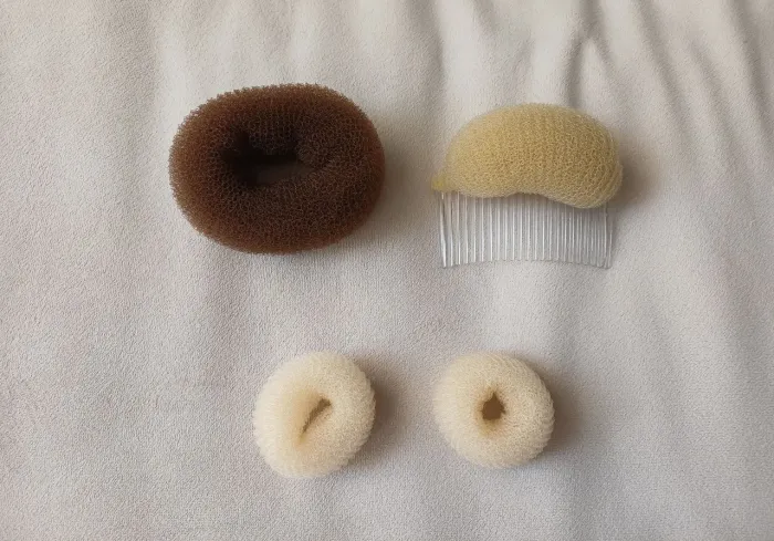 Kit Acessórios para Penteado - 3 Rosquinhas Donut Coque + 1 Pente Topete (Bumpit)