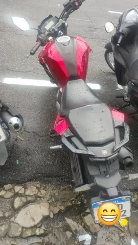Vendo fz25 2023. Com 32 mil km. Selada e quitada. Único dono. Com manual e chave reserva