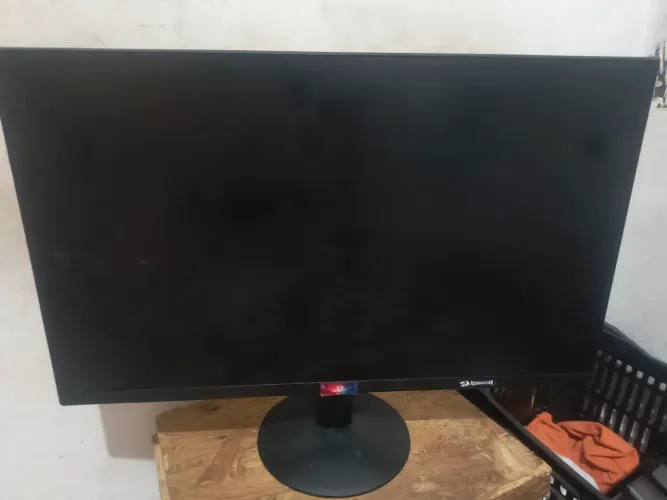 Monitor 27 polegadas tela quebrada 