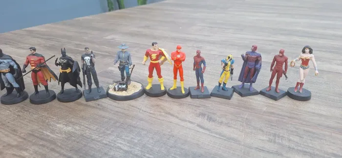 Super Heróis - feitos em chumbo