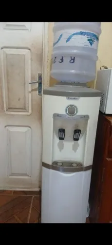 Vendo Bebedouro em perfeito estado