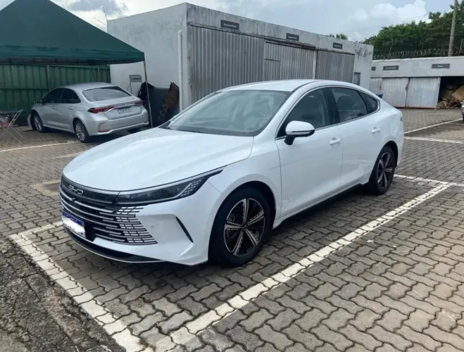 BYD King GL 1.5 16V Híbrido Aut. 2025