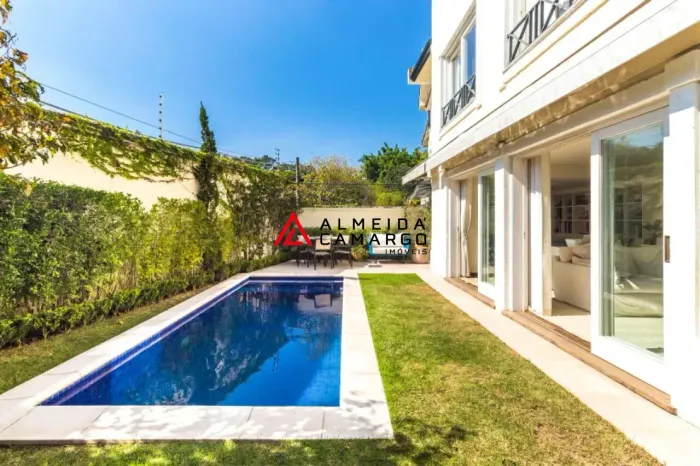 Casa de Condomínio Jardim Guedala 4 Suítes Piscina Churrasqueira 550m²