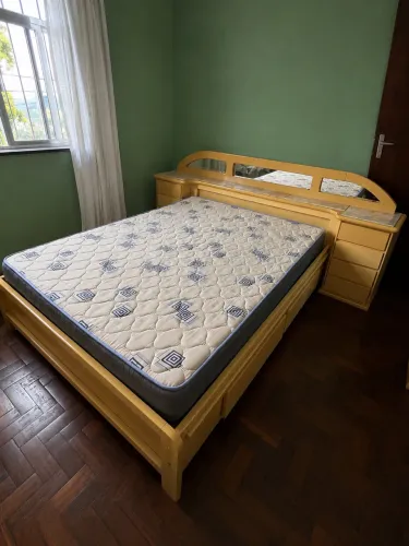 Cama de casal + espelho
