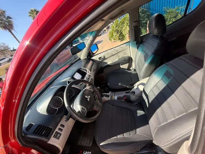 Mitsubishi L200 Triton HPE 3.2 CD TB Int.diesel AUT 2013