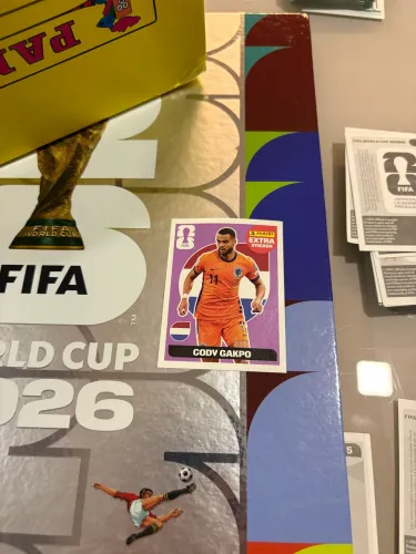 Figurinha Extra Sticker Cody Gakpo Purple Copa do Mundo FIFA 2026 Panini